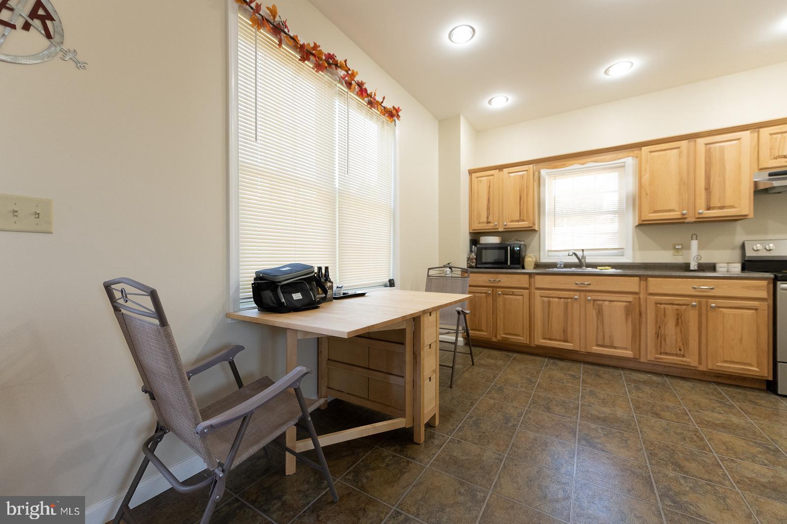683 Easton Road Riegelsville, PA 18077 - Photo 20 of 29 Eating area - Unit C