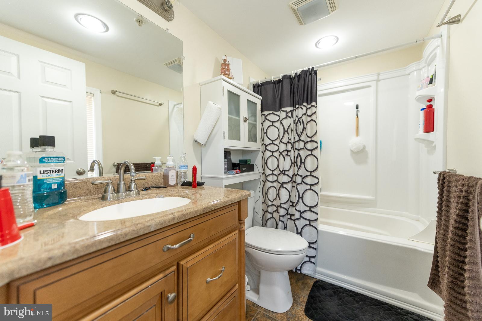 683 Easton Road Riegelsville, PA 18077 - Photo 23 of 29 Bathroom - Unit C