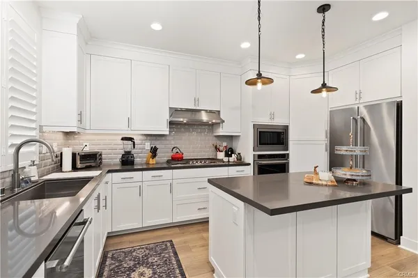 $4,500 | 143 Tenor, Irvine, CA 92618