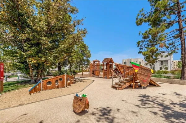 $4,500 | 143 Tenor, Irvine, CA 92618