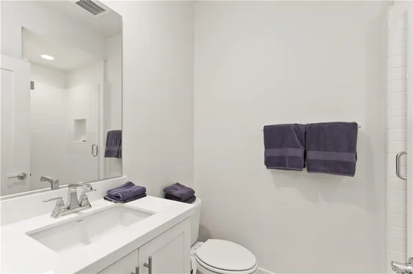 $4,500 | 143 Tenor, Irvine, CA 92618