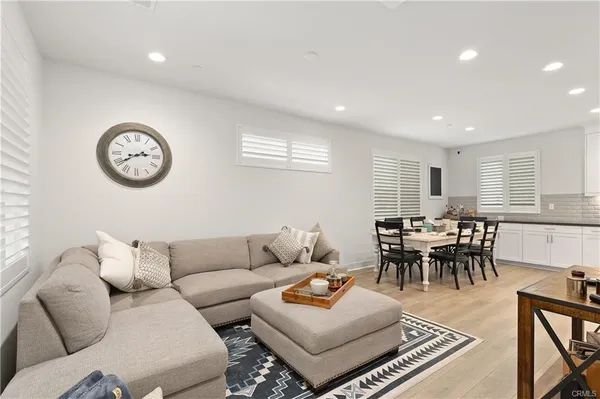 $4,500 | 143 Tenor, Irvine, CA 92618