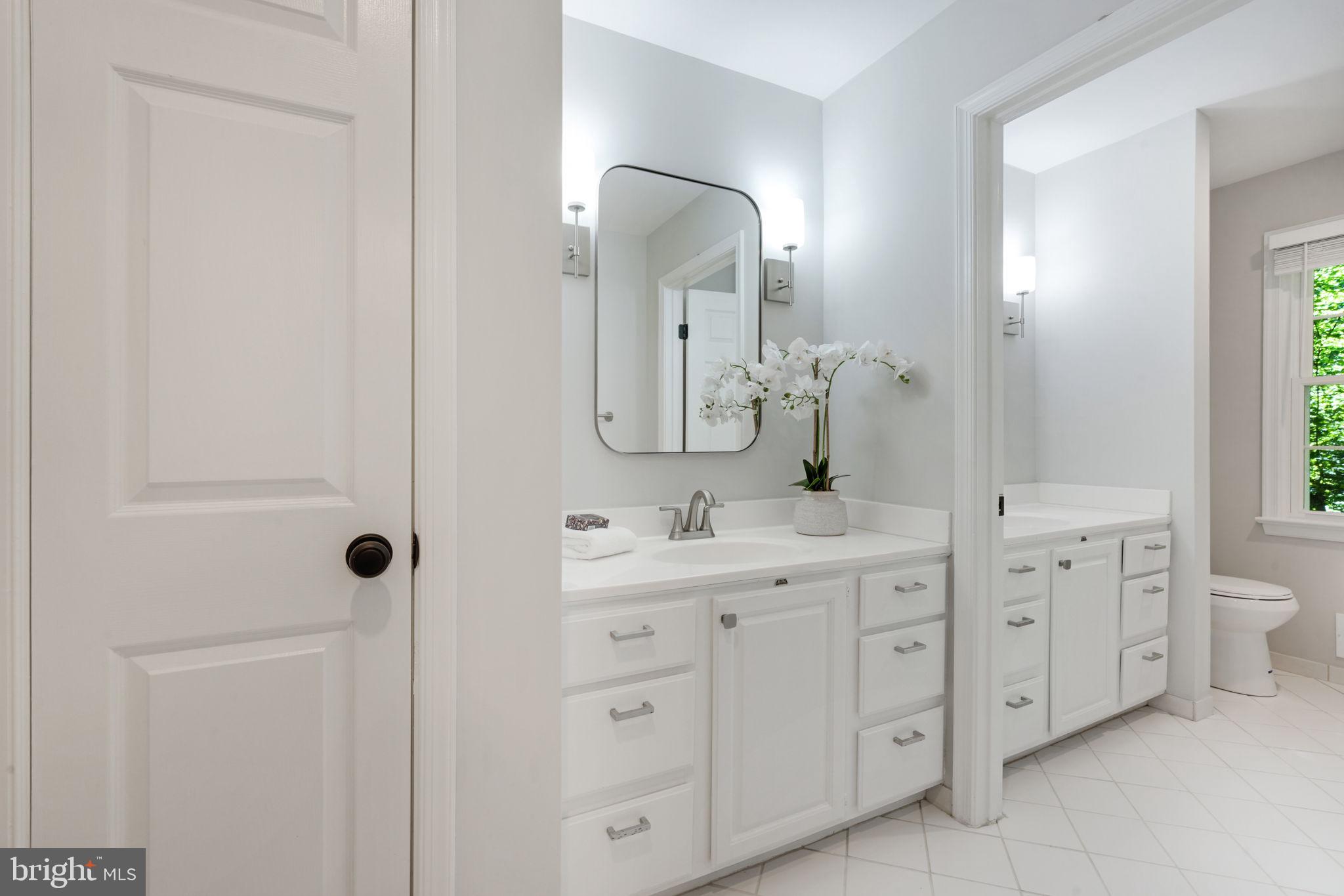 11920 Fawn Ridge Lane Reston, VA 20194 - Photo 43 of 90 Updated hall full bath