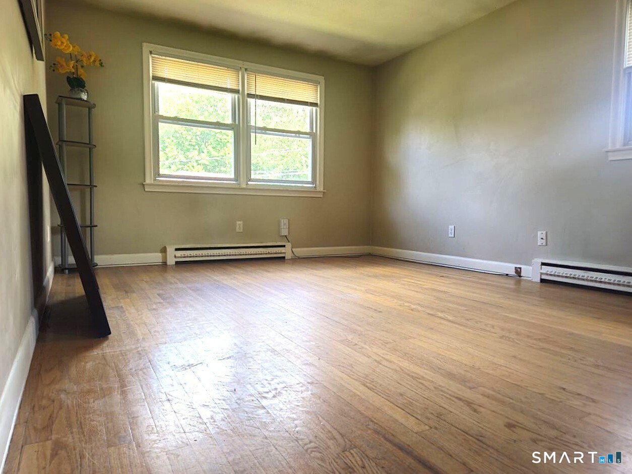 23 Trout Brook Road Bristol, CT 06010 - Photo 5 of 28