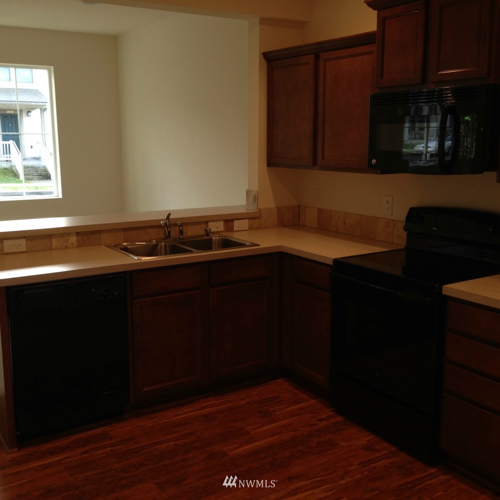 4704 Court R, Unit 2706 Tacoma, WA 98404 - Photo 5 of 8