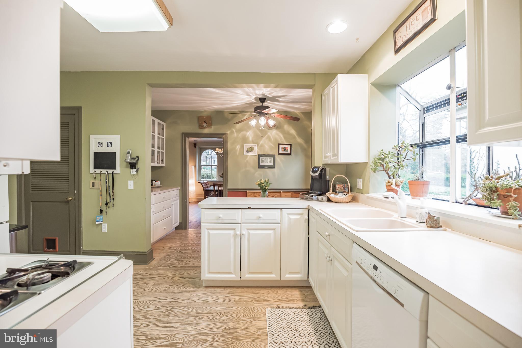 538 Shoemaker Road Elkins Park, PA 19027 - Photo 11 of 29 Kitchen