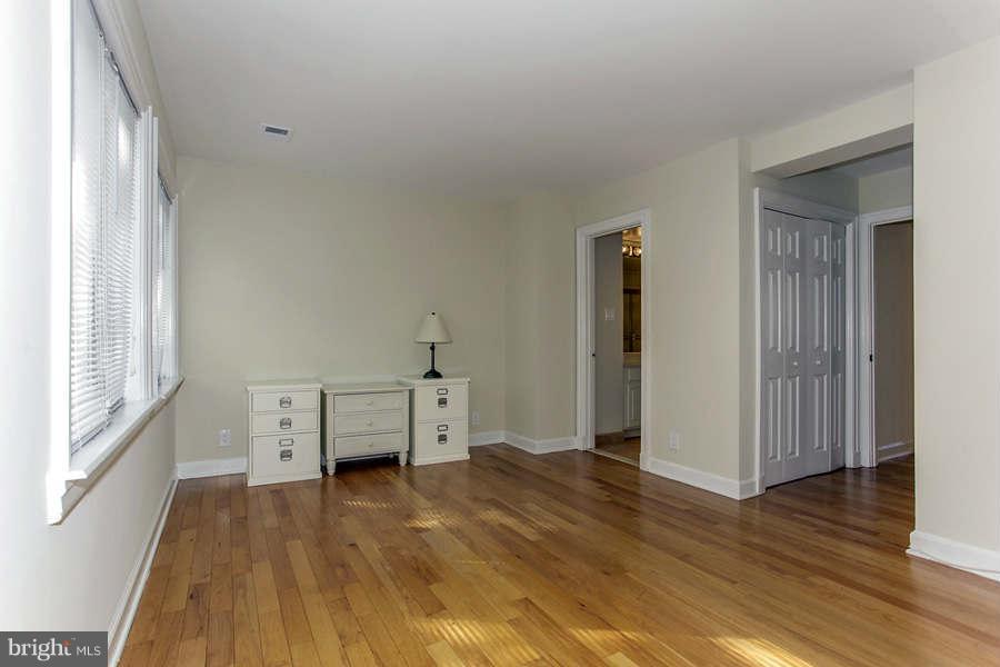1218 Potomac Street Northwest, Unit T27 Washington, DC 20007 - Photo 15 of 30 Bedroom (Master)