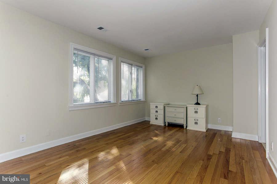 1218 Potomac Street Northwest, Unit T27 Washington, DC 20007 - Photo 16 of 30 Bedroom (Master)