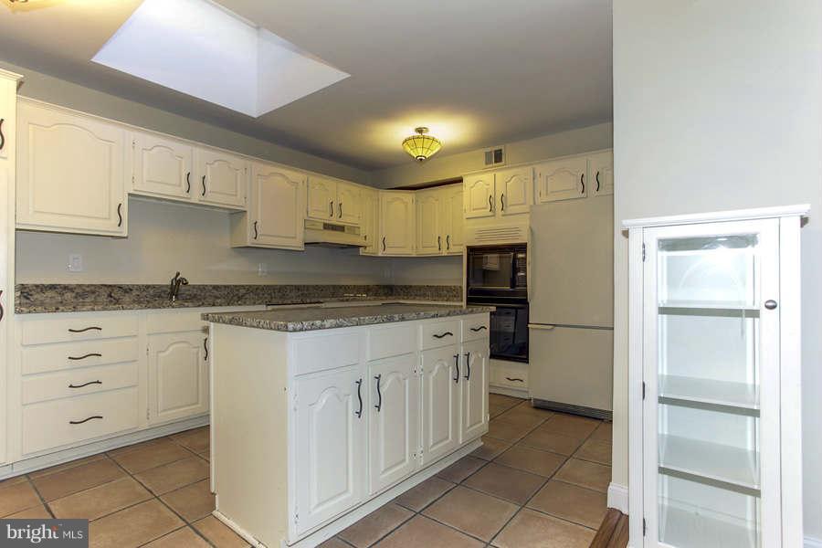 1218 Potomac Street Northwest, Unit T27 Washington, DC 20007 - Photo 8 of 30 Kitchen