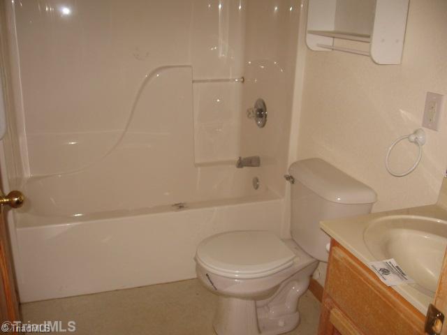 155 Rosa Ct Drive Murphy, NC 28906 - Photo 6 of 9 Bath.