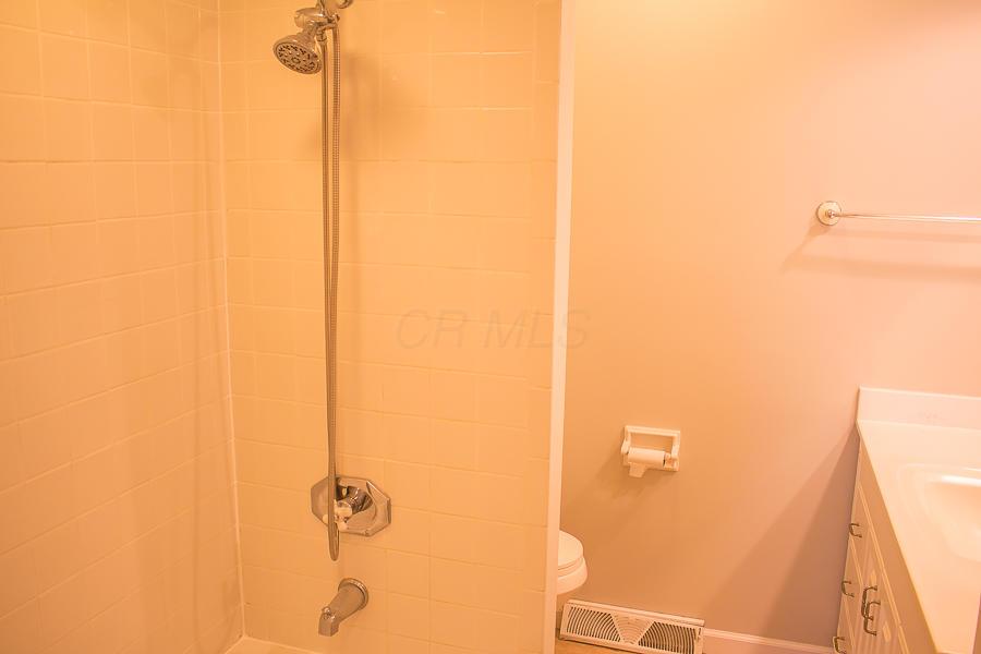 5489 Redwood Road Columbus, OH 43229 - Photo 25 of 33 Gallery Image 25