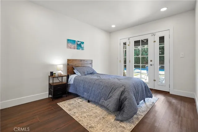 $7,995 | 7425 Vanalden Avenue, Reseda, CA 91335