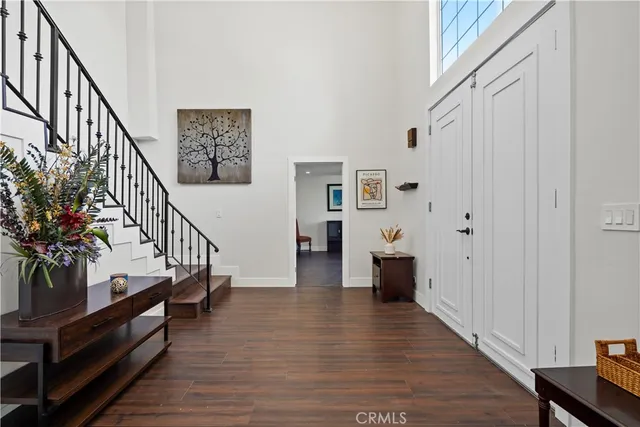 $7,995 | 7425 Vanalden Avenue, Reseda, CA 91335