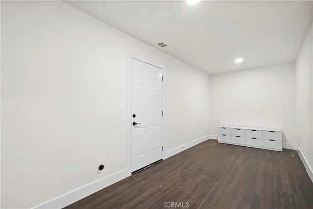 $7,995 | 7425 Vanalden Avenue, Reseda, CA 91335