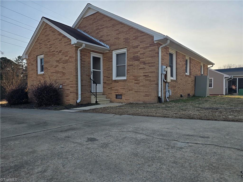 1685 Power Line Road Burlington, NC 27217 - Photo 5 of 19