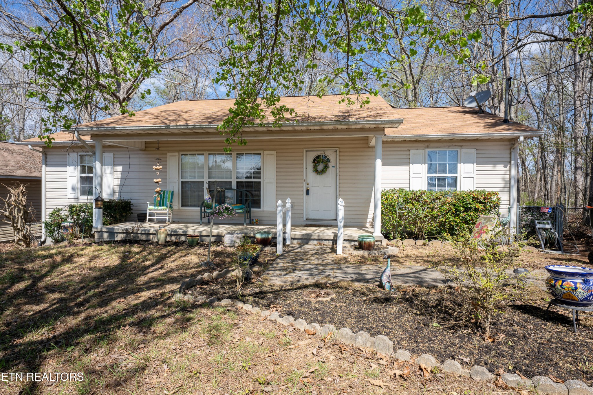 5111 Morganton Road Greenback, TN 37742 - Photo 2 of 26