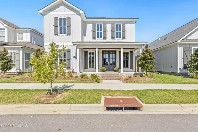 $353,500 | 113 Oak Village Drive, Scott, LA 70583