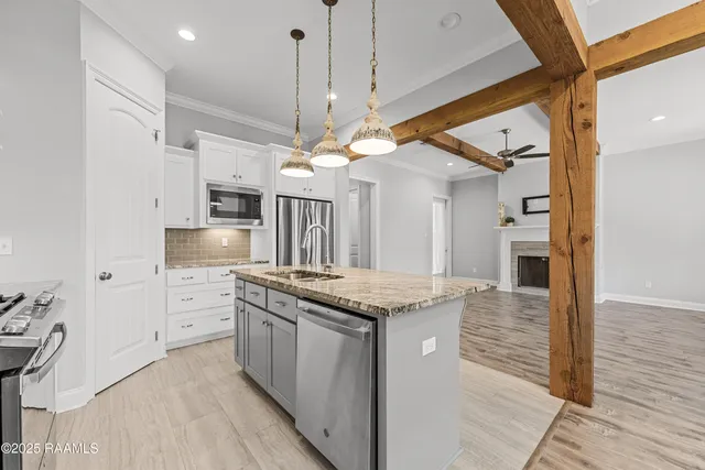 $353,500 | 113 Oak Village Drive, Scott, LA 70583