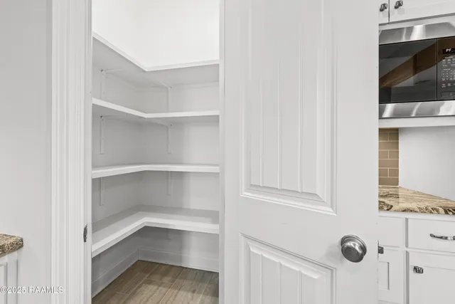 $353,500 | 113 Oak Village Drive, Scott, LA 70583