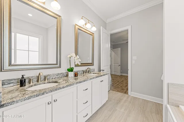 $353,500 | 113 Oak Village Drive, Scott, LA 70583