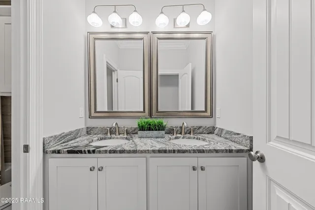 $353,500 | 113 Oak Village Drive, Scott, LA 70583