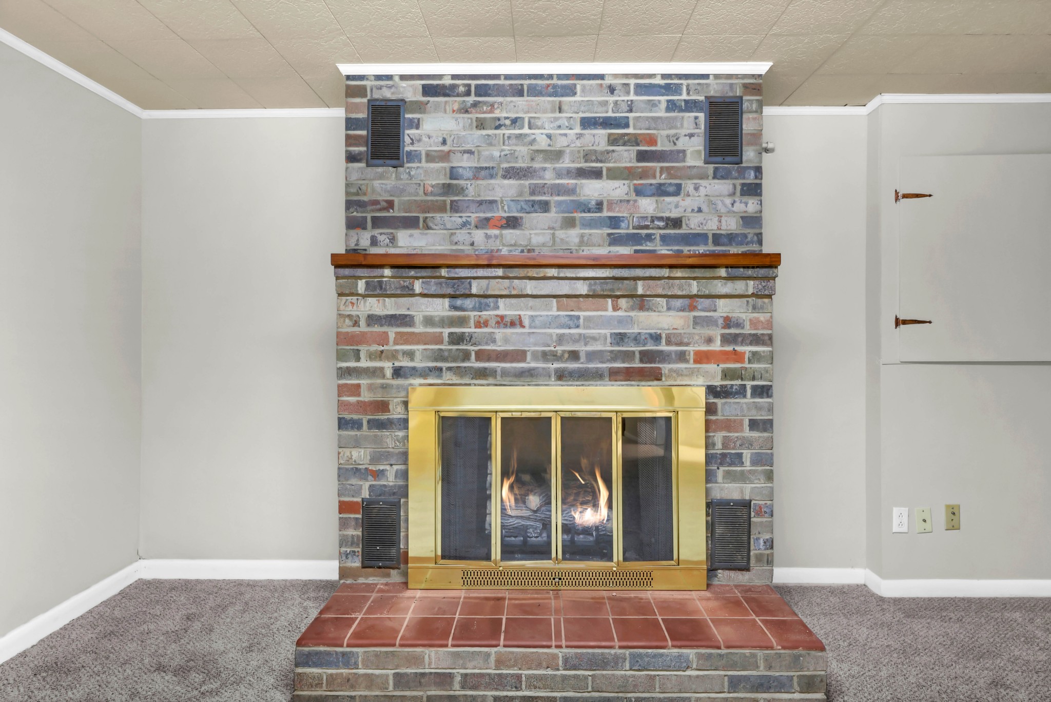 780 Rossview Road Clarksville, TN 37043 - Photo 29 of 40 a view of a entryway of the building