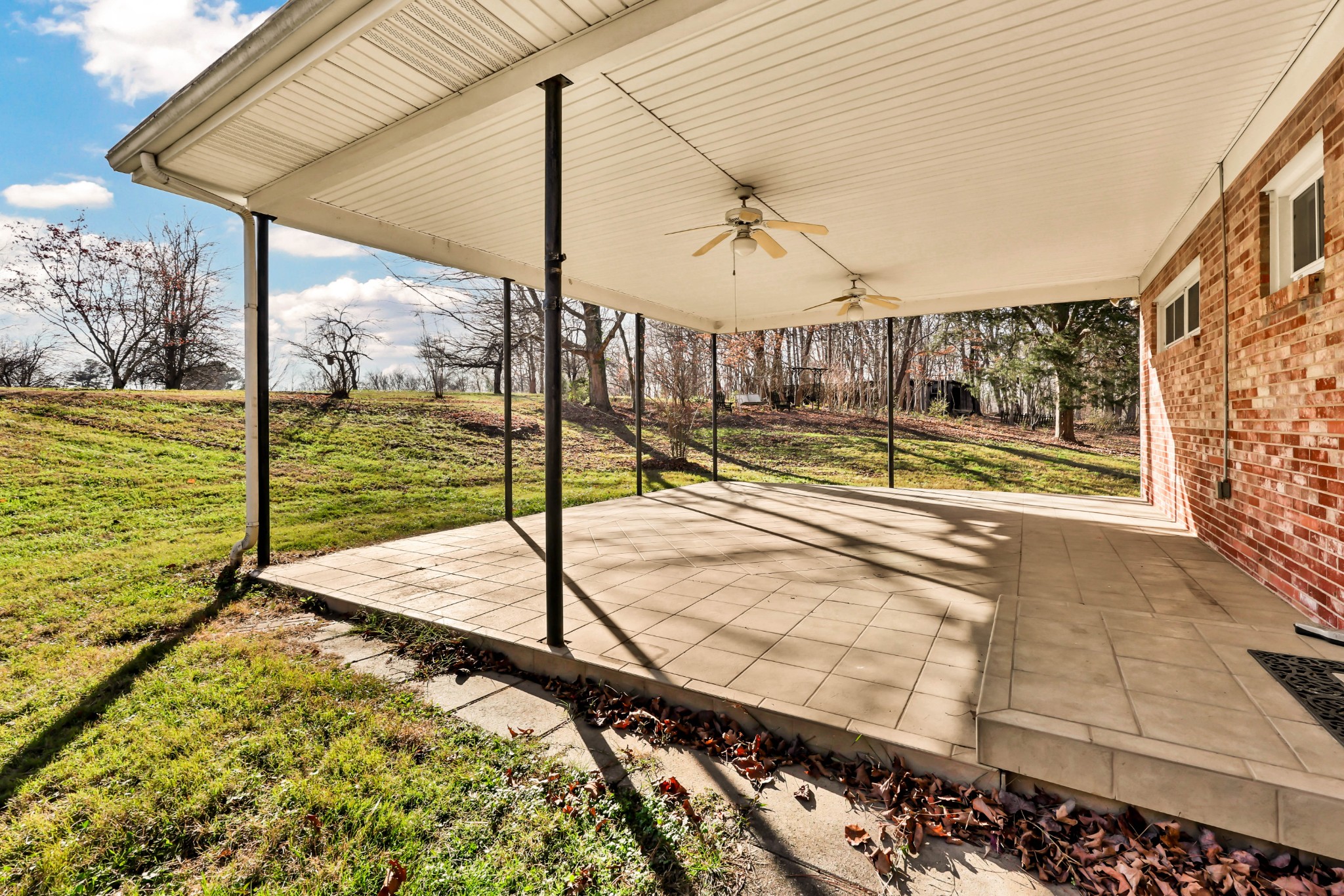 780 Rossview Road Clarksville, TN 37043 - Photo 30 of 40 a view of a balcony