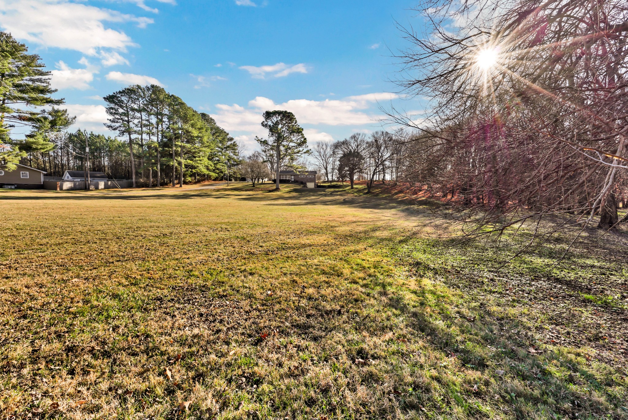 780 Rossview Road Clarksville, TN 37043 - Photo 5 of 40 a view of an ocean and trees
