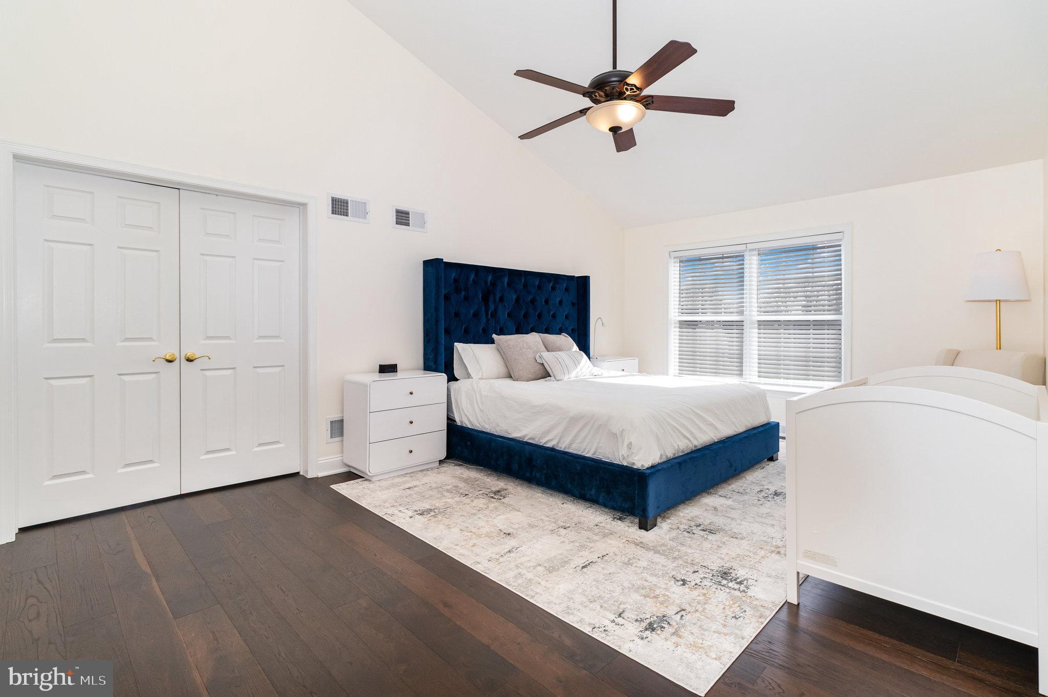 123 Glebe Lane Lancaster, PA 17602 - Photo 22 of 57 a bedroom with a large bed and a window