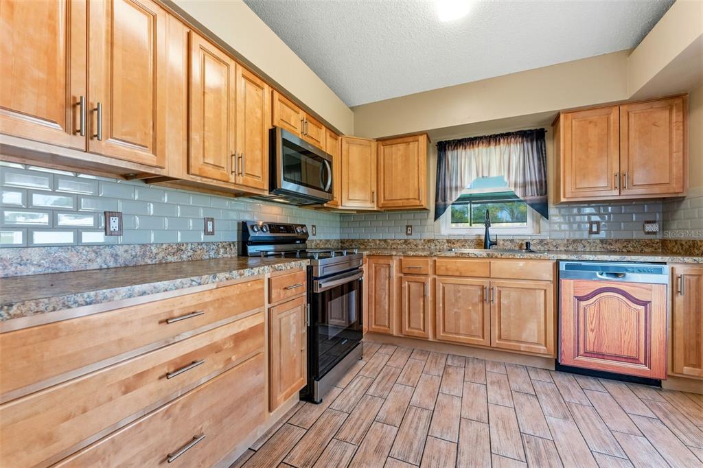 1210 Windhorst Ridge Drive Brandon, FL 33510 - Photo 9 of 36