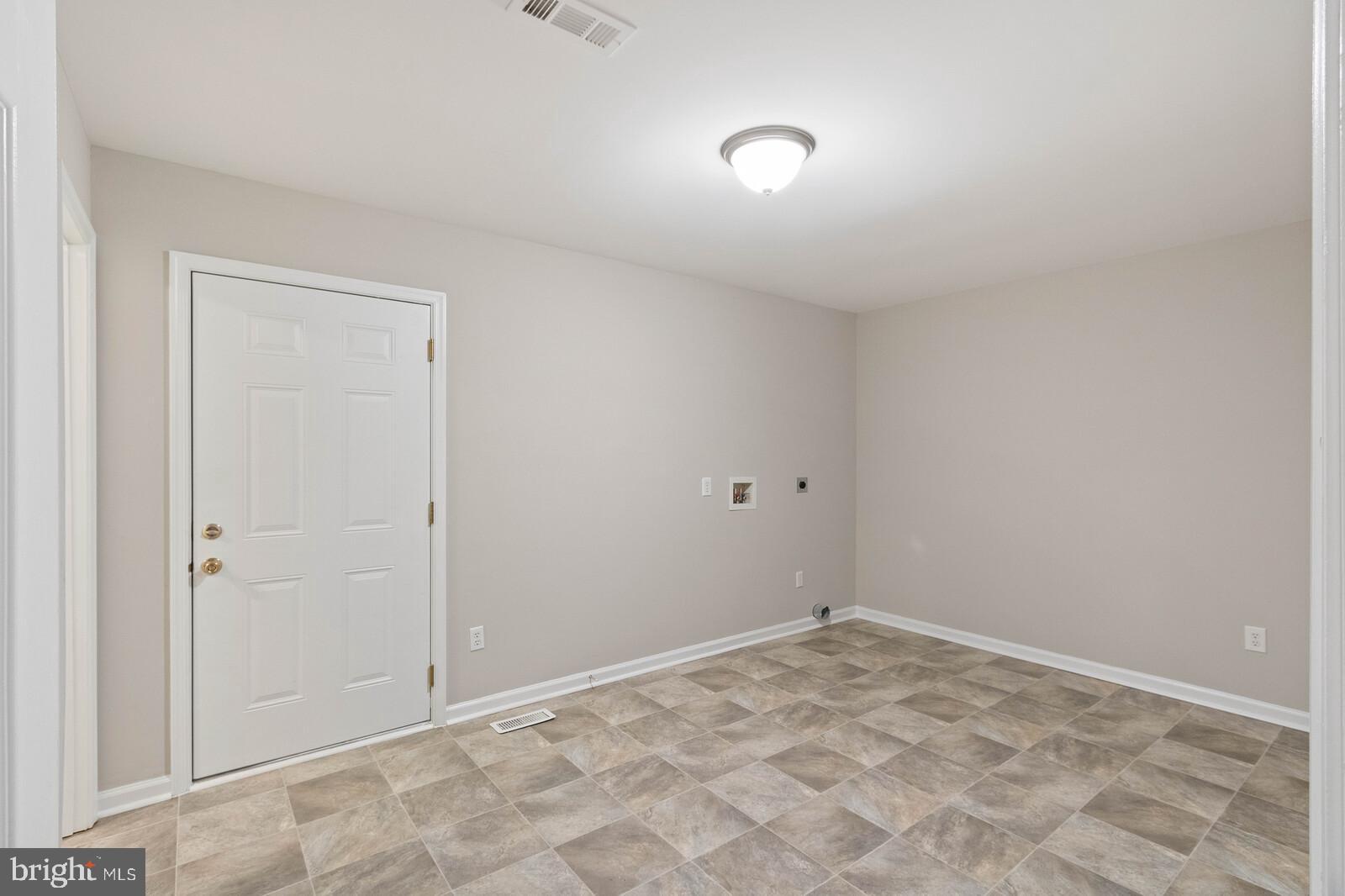542 Cropp Road Fredericksburg, VA 22406 - Photo 16 of 41 Main Level Large Laundry Room