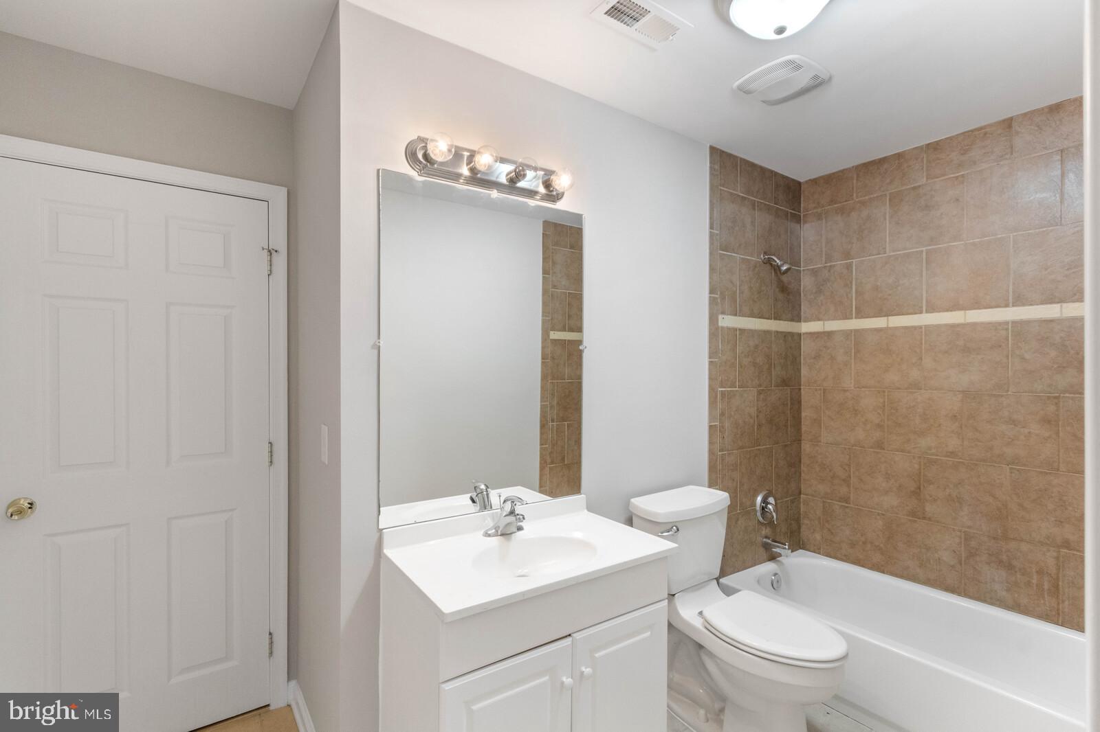 542 Cropp Road Fredericksburg, VA 22406 - Photo 29 of 41 Bath #2