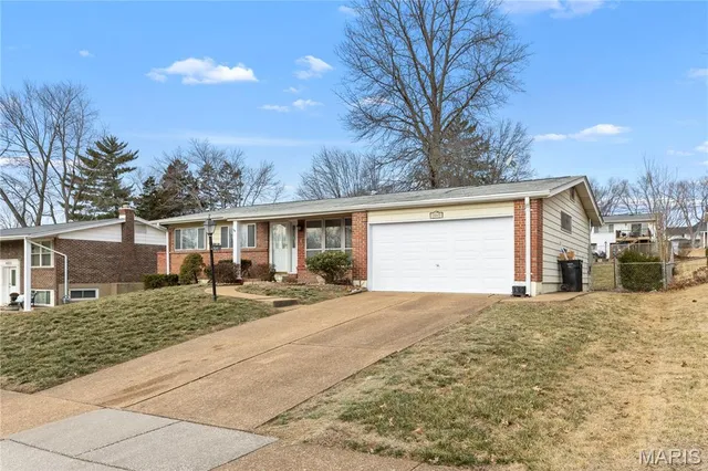 $1,975 | 4645 Tauneybrook Drive, St. Louis, MO 63128