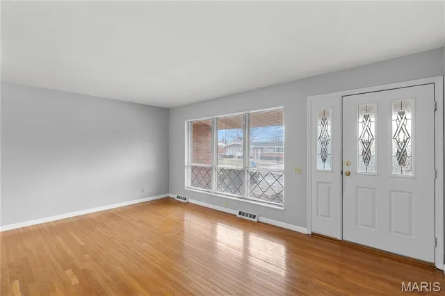 $1,975 | 4645 Tauneybrook Drive, St. Louis, MO 63128