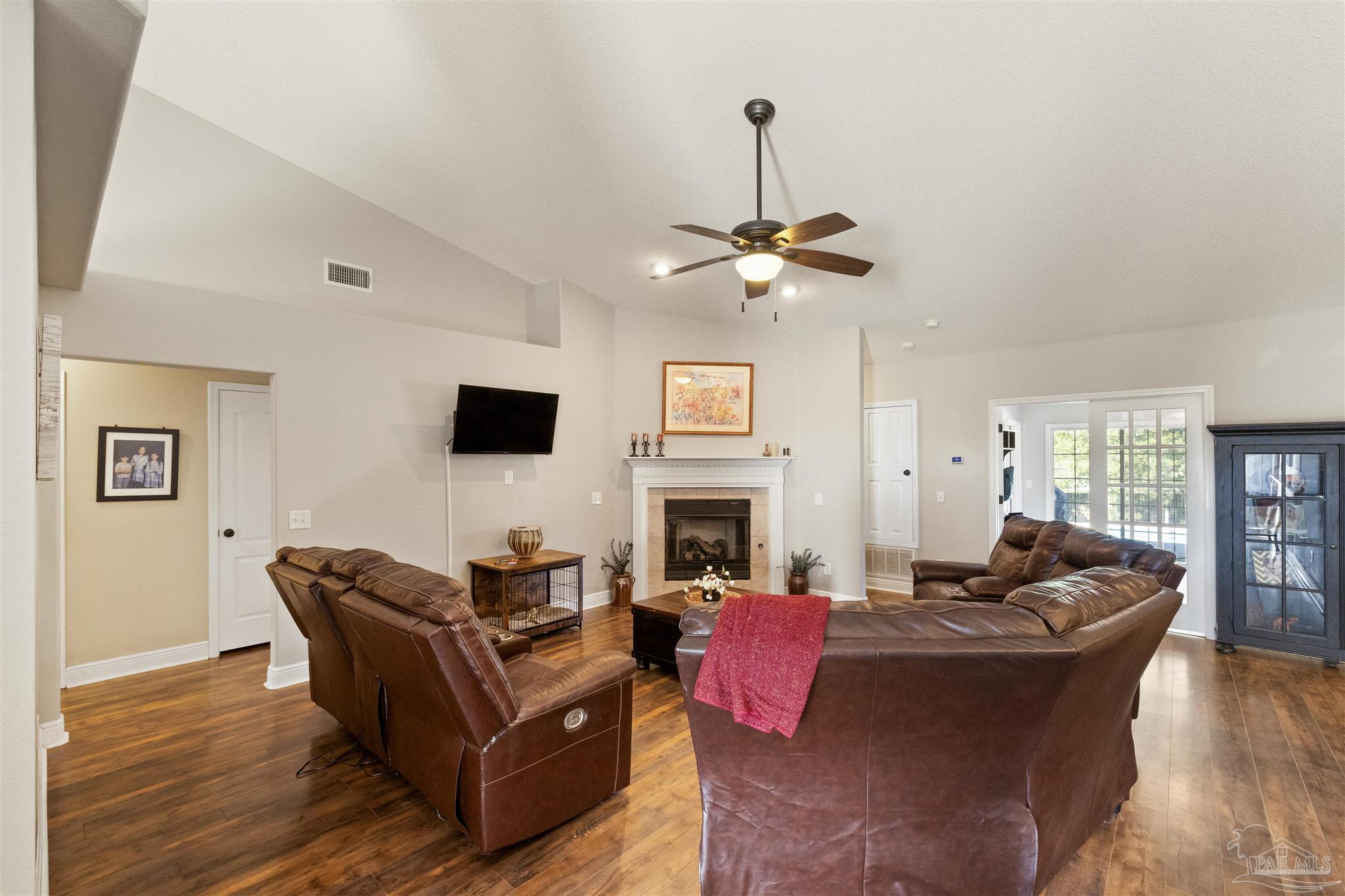 1064 Yellowstone Pass Cantonment, FL 32533 - Photo 13 of 52