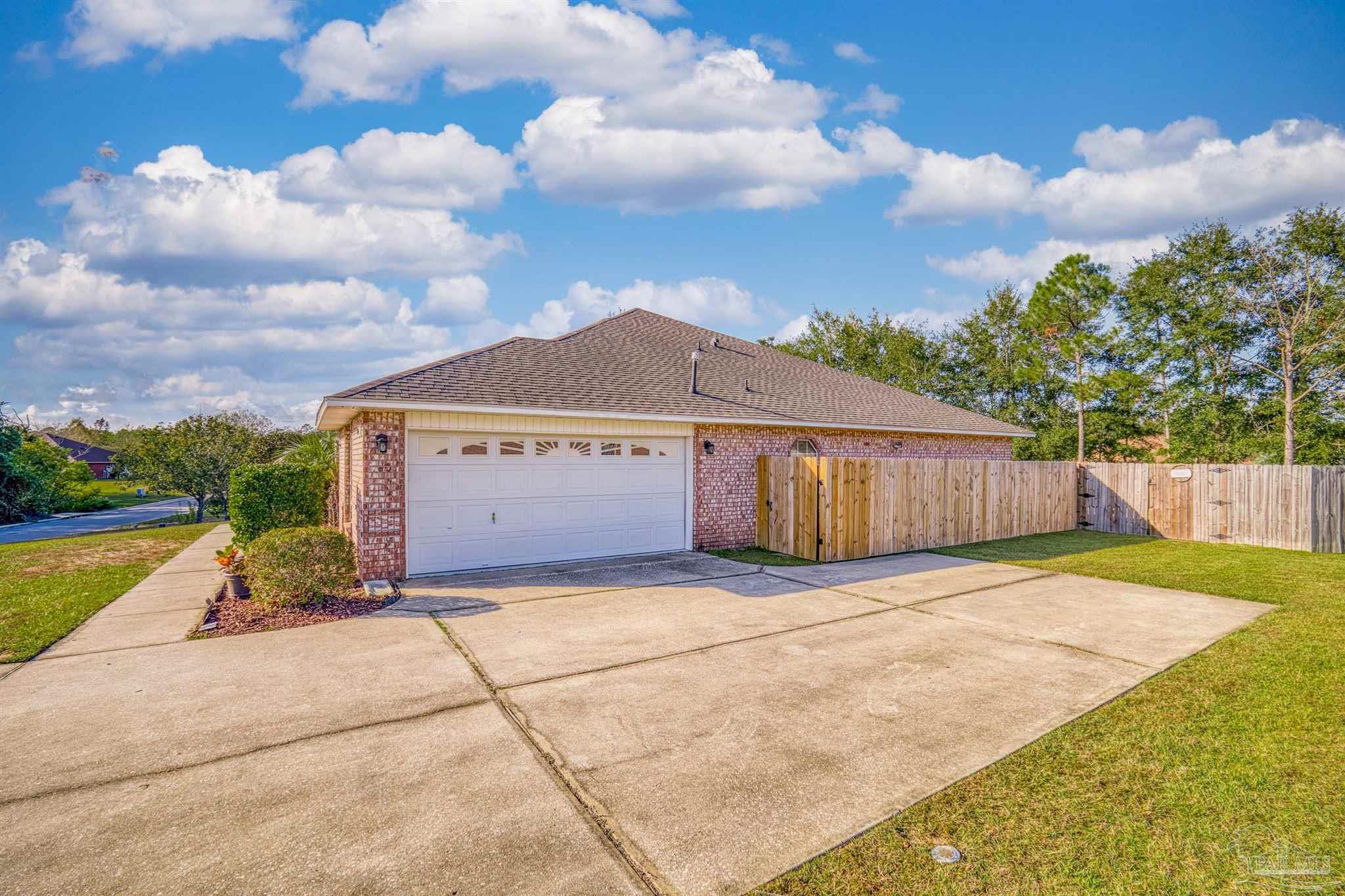 1064 Yellowstone Pass Cantonment, FL 32533 - Photo 4 of 52