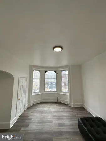 a view of empty room with window