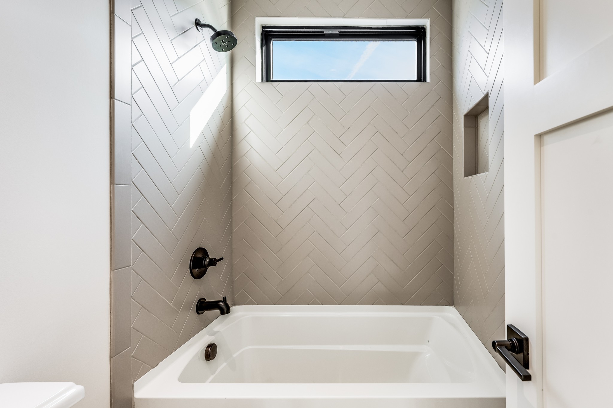 12 Shepard Street Nashville, TN 37210 - Photo 18 of 23 a bathroom with a bathtub