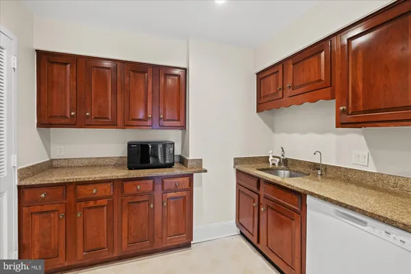 $4,000 | 8101 Connecticut Avenue, Unit S410, Chevy Chase, MD 20815