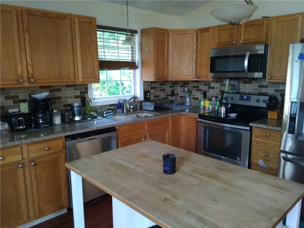 839 Fairmount Street Woonsocket, RI 02895 - Photo 17 of 43 Kitchen