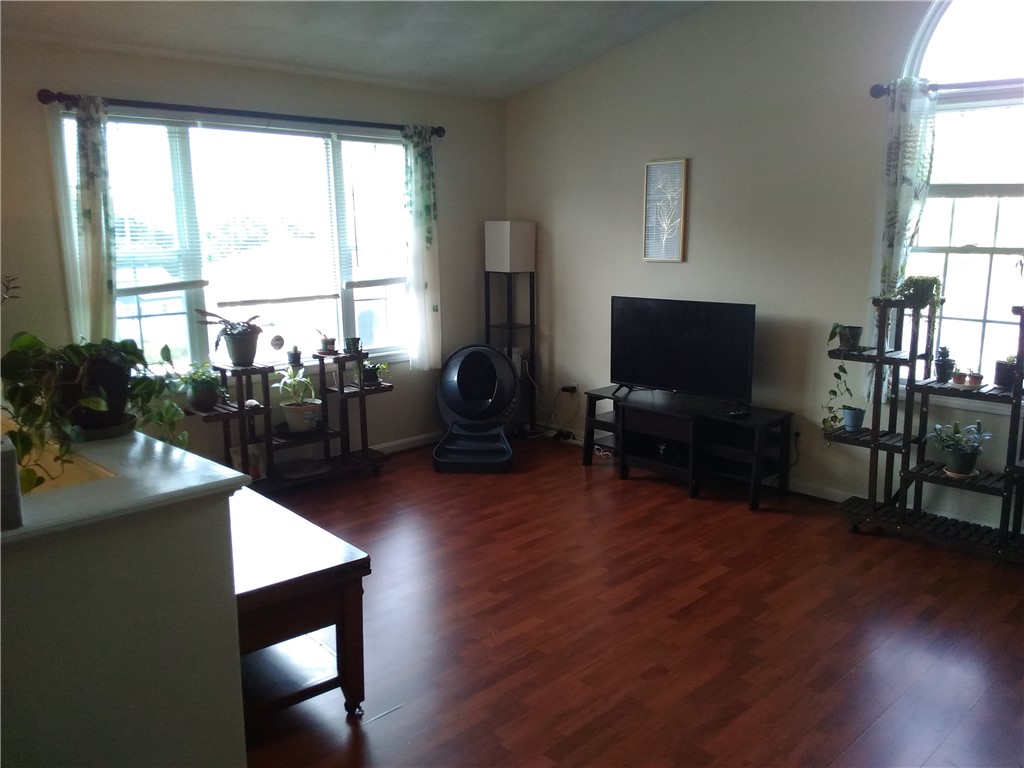 839 Fairmount Street Woonsocket, RI 02895 - Photo 8 of 43 Living area