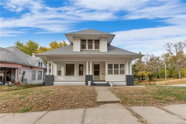 $185,000 | 1925 Sacramento Street, St. Joseph, MO 64507