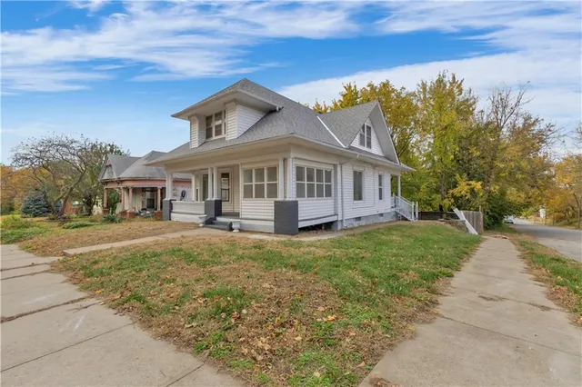 $185,000 | 1925 Sacramento Street, St. Joseph, MO 64507