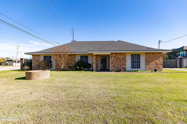 $243,000 | 1000 Robert Lee Circle, Lafayette, LA 70506
