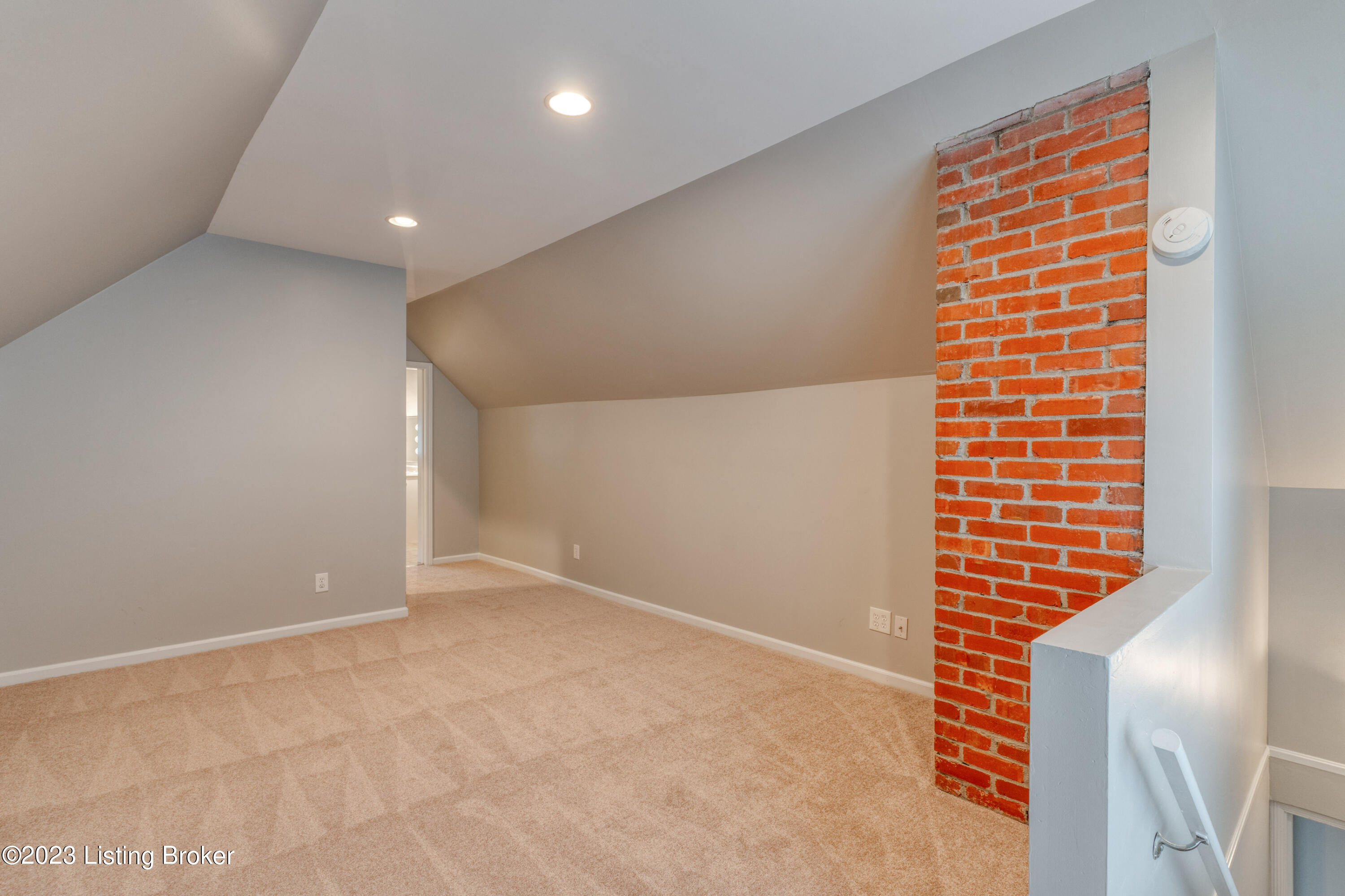 4103 Winchester Road Louisville, KY 40207 - Photo 23 of 40 022 - 20231117 09857