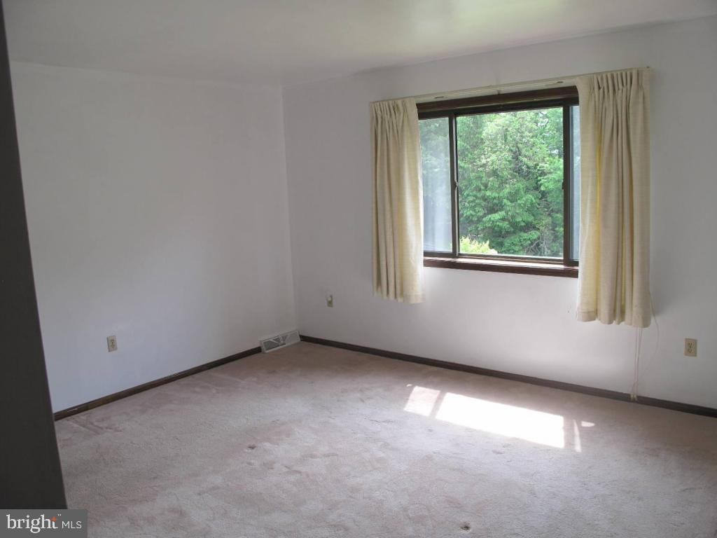 1178 Cider Press Road Manheim, PA 17545 - Photo 12 of 31 an empty room with a window