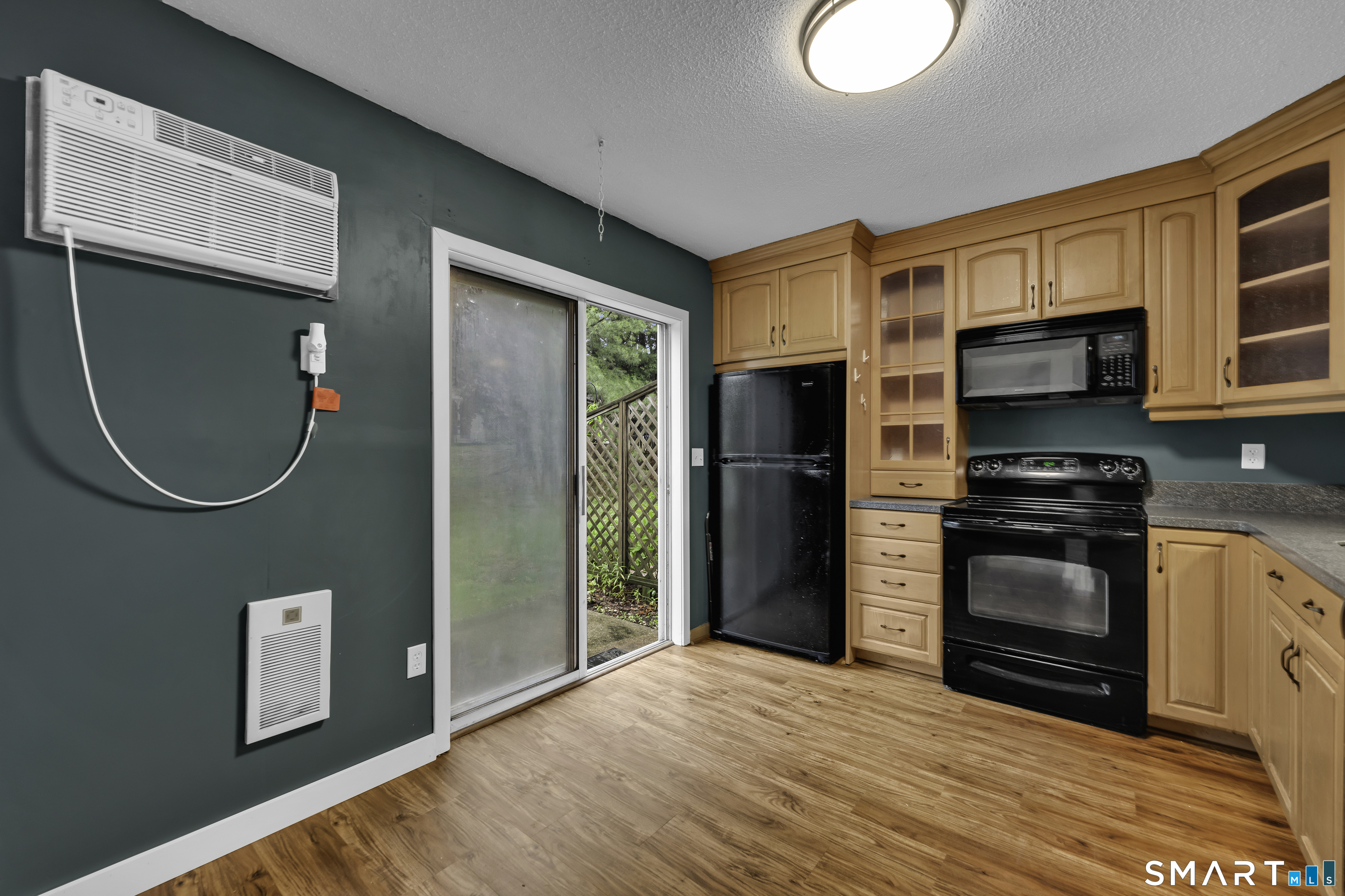 585 Park Road, Unit 91 Waterbury, CT 06708 - Photo 10 of 23