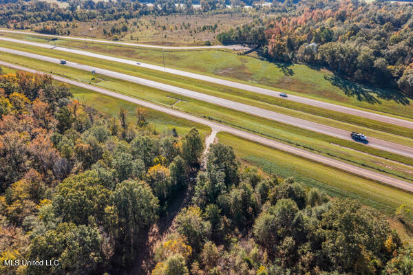 11880 Fairview Road Byhalia, MS 38611 - Photo 3 of 10 11880-Fairview-Road-03