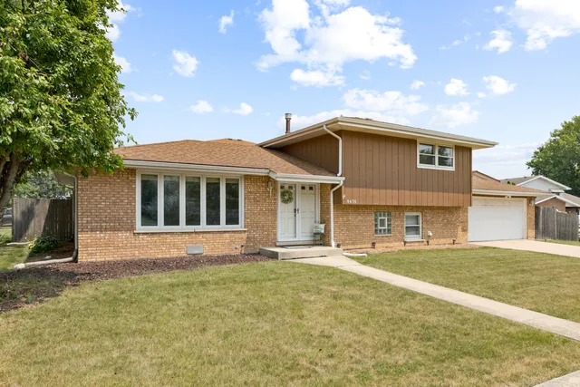 $339,000 | 8456 170th Place, Tinley Park, IL 60487