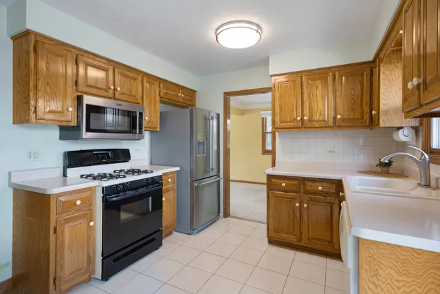 $339,000 | 8456 170th Place, Tinley Park, IL 60487